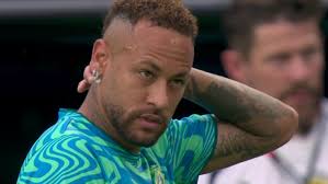 Neymar vuelve a las canchas con Brasil y calienta para el partido definitivo contra Escocia
