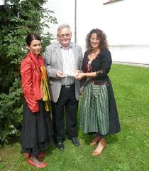 Maria Drohner-Liepert (links) und Judith Hausmann vom Ehinger Obst ...
