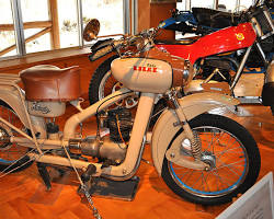 ライラック ベビーライラック オートバイの画像