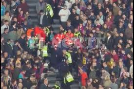 Paran partido del Barsa para atender a fan en Camp Nou