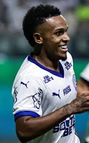 Corinthians encaminha contratação de atacante ex-Fluminense