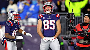 Sources: Patriots, TE Hunter Henry agree to 2-year extension