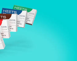 IQOS HEETS farklı aromalar ve renkli paketler inceleme fotoğrafı, yapay zekayla üretilmiş