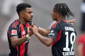 Eintracht Frankfurt: Knauff fordert Bahoya heraus – Flügelkampf entfacht! - Imagen principal del artículo