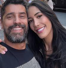 Mulher de Alberto Cowboy fala da família e da participação do veterano no 'BBB 26'