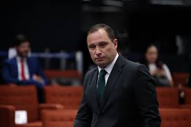 Moraes dá 5 dias para PGR se manifestar sobre recurso de Mauro Cid para extinguir pena