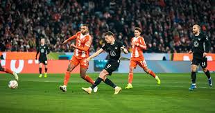 Manuel Neuer machtlos: Wolfsburg nutzt die erste Chance im Spiel gnadenlos und verwandelt sie in einen Ausgleichstreffer