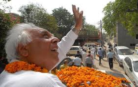 NARENDRA BISHT / OUTLOOK. Sibal campaigning to hold his Lok Sabha seat in Chandni Chowk in 2009. “If I lose it, I lose everything,” he once said. - kapil-sibal_04