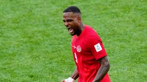 Larin tira ‘las torres’ más altas de Toronto
