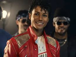 Figurinista recriou looks icônicos de Michael Jackson para filme