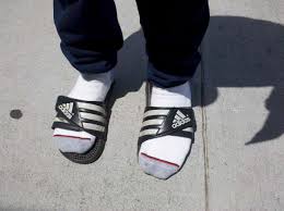 Résultat de recherche d'images pour "socks with sandals men"