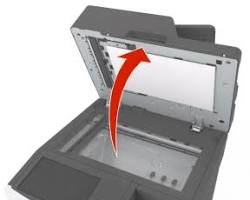 Immagine di Aprire il coperchio superiore della stampante Lexmark