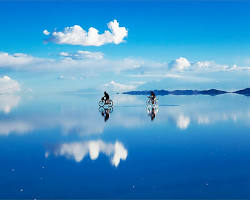 ウユニ塩湖（ボリビア）の画像
