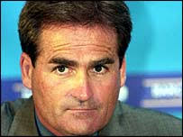 I don&#39;t much like soccer, and I don&#39;t much like what I&#39;ve seen of Richard Keys (for 20 years, Sky Sports&#39; anchor for soccer at the highest level), ... - 39197690_richard_keys203
