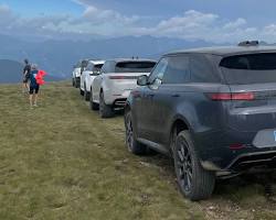 Imagen de Range Rover con suspensión neumática en modo offroad