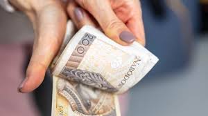 Koniec 800+, a zamiast tego 2333 zł dla każdego? Decyzja zapadła!