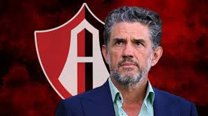 Alejandro Irarragorri notifica a trabajadores que Atlas está 'prácticamente vendido'