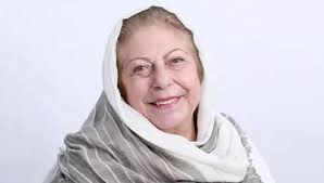 تیپ پلنگی ثریا قاسمی در 82 سالگی در کنار پسرش