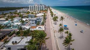 Woman whose body was found on Hollywood Beach had been hit by a boat: FWC