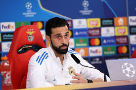 ‘Ergueria uma estátua dele’: Arbeloa defende medalhão em fim de contrato no Real Madrid