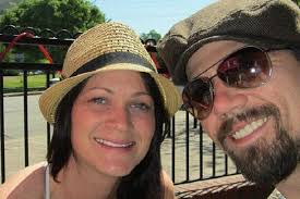 Lindsey Stewart and Brian Bond had been life-long friends before falling in love - 133403379_boat_435862c