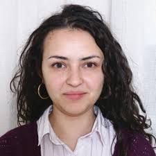 Nume: Elena Popescu, din Ramnicu Valcea, 25 de ani. Imi doresc foarte mult o tunsoare care sa se aranjeze usor, dar care sa-mi permita sa-mi pastrez ... - 1-2324143133ed194f83663_240_240_