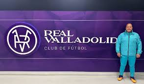 De gobernador de Jalisco a ¿Auxiliar de futbol? Enrique Alfaro llega a equipo en ¡España!