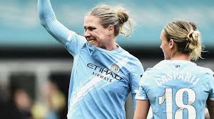 Avaliações das jogadoras do Manchester City contra o Liverpool: Rebecca Knaak, você é uma heroína! Cabeçada no final da partida garante vitória importante na disputa pelo título da WSL para as líderes da tabela, em jogo tenso