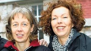 März: Eliane Peters und <b>Inge Wertz</b> (rechts). Foto: Steindl - image