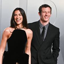 Moradores de Palermo protestam contra casamento de Dua Lipa: ‘Nossa cidade não está para alugar’