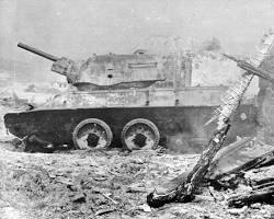 Image of Soviet T34 tanks and antitank guns in defensive positions at Kursk