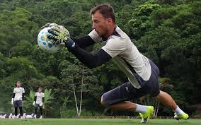 Botafogo mantém confiança em Neto mesmo com falha em clássico