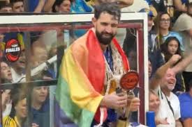 Sebastián Vega: Campeón y Referente del Orgullo en el Básquet Argentino