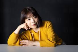 俵万智が子どもの「ゲームやり過ぎ」を止めた“言葉”とは 息子を納得させた言葉の達人の子育ての知恵（デイリー新潮）