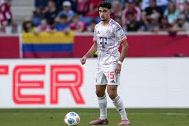 Manchester City jagt Bayern-Star Pavlovic: Ernsthafte Konkurrenz für Rodri?