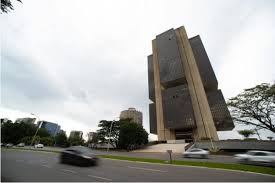 Valores a receber: 49,6 milhões de pessoas ainda têm dinheiro esquecido nos bancos; veja como buscar recursos