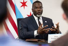 Chicago will make full $260 million advance pension payment this year, Mayor Johnson tells investors