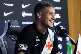 Bruno Duarte contra o Fluminense: veja como foi a estreia dos centroavantes do Vasco na década