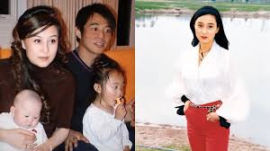 利智神隐2年罕现身尼泊尔见仁波切 颜值变异惊人回复巅峰状态 收服李连杰管理廿亿身家