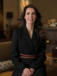 الأميرة رجوة الحسين أنيقة في بورتريه جديدة بمناسبة عيد ميلادها الثاني والثلاثين