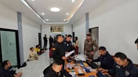 Eight Lao Nationals Caught in Thai Online Gambling Raid