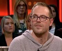 De juiste toon van de commentaarstem op tv is voldoende. Toen Floris Kaayk ‑ onder pseudoniem ‑ bekendmaakte dat hij de vliegdroom van Leonardo ... - 120413-bn-gr