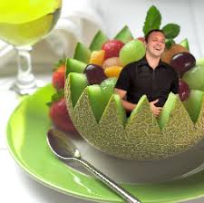 Résultat de recherche d'images pour "laughing at salad"