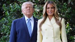 Melania Trump ja Camilla esittelivät tyyliään – kuningattaren asu vaihtui pikatahtia