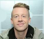 Macklemore capelli