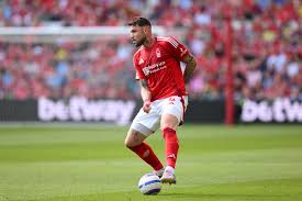 Morato vibra com boa fase do Forest na busca por vaga na final da Liga Europa: "Cidade está uma loucura"