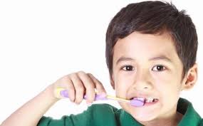 Hindari Sikat Gigi Setelah Makan