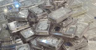 De zilverprijs is vandaag, 27 april 2026, met 4-5 miljoen VND/kg gedaald, en de verwachting is dat deze verder zal dalen.