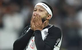 Por qué no juega Memphis Depay en Platense vs. Corinthians por la Copa Libertadores 2026