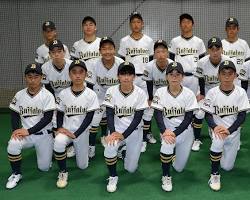 12球団ジュニアの選手たちが集合している写真の画像